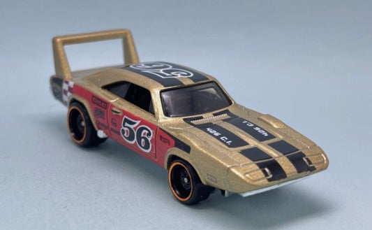 Hot Wheels 2026 #023/250 '69 Dodge Charger Daytona, NEW/LOOSE, metalflake gold