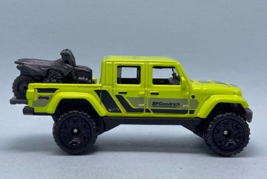 Hot Wheels 2026 #014/250 '20 Jeep Gladiator, NEW/LOOSE, fluorescent green