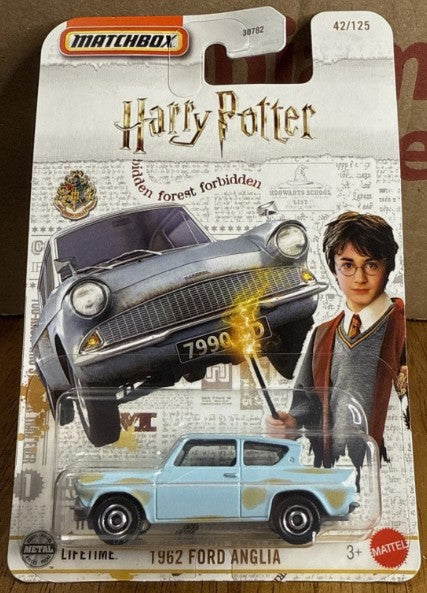 Matchbox 2025 #042/125 1962 Ford Anglia, light blue