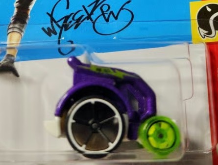 Hot Wheels 2022 #096/250 Wheelie Chair, NEW/LOOSE, indigo