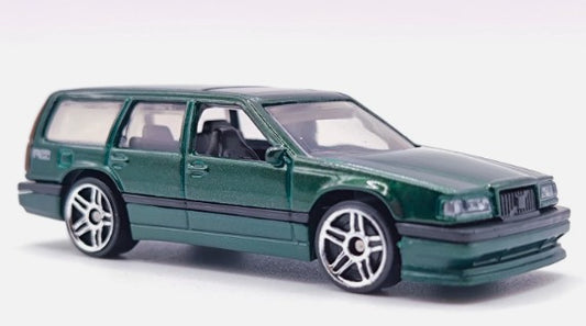 Hot Wheels 2022 #140/250, Volvo 850 Estate, NEW/LOOSE, olive green metallic