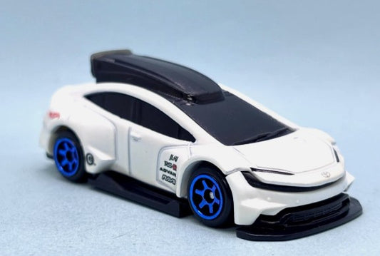 Hot Wheels 2026 #060/250 Toyota Prius Custom, NEW/LOOSE, white (roof box variant)