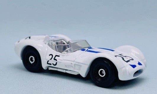 Hot Wheels 2026 #123/250, Maserati Tipo 61, NEW/LOOSE, white