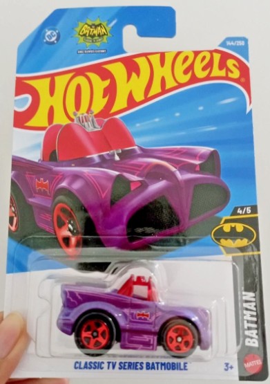 Hot Wheels 2026 #144/250, Classic TV Series Batmobile (Tooned), metalflake purple