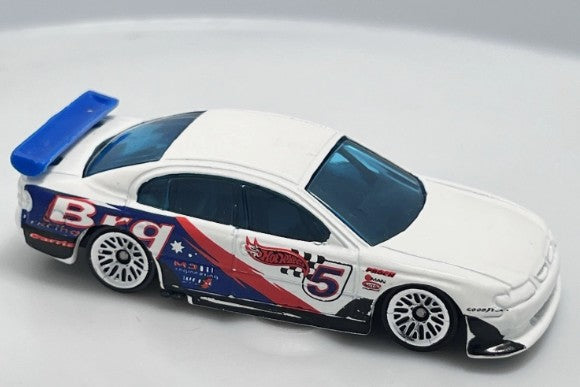 Hot Wheels 2001 Multipack Exclusive, Holden SS Commodore (VT), NEW/LOOSE, white