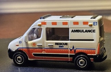 Matchbox 2025 Multipack Exclusive, Renault Master Ambulance, NEW/LOOSE, white