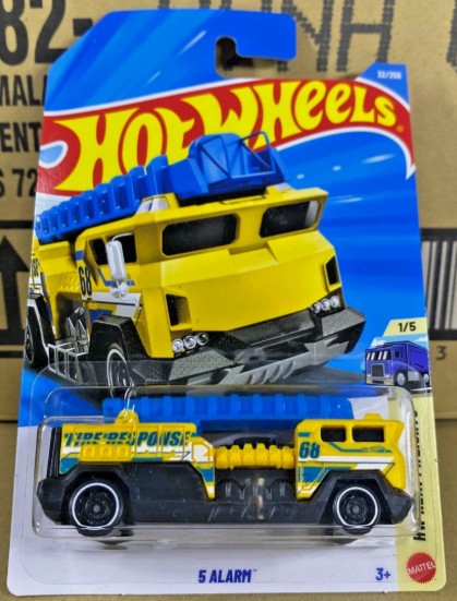 Hot Wheels 2026 #032/250, 5 Alarm, yellow