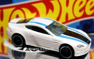 Hot Wheels 2016 #056/250, Aston Martin V8 Vantage, NEW/LOOSE, white