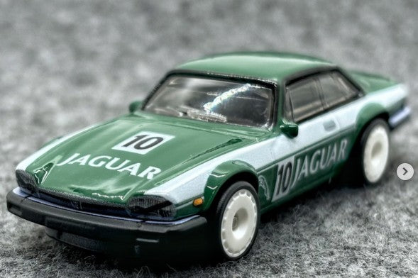 Hot Wheels 2026 Premium Vintage Racing 1/5, Jaguar XJS, NEW/LOOSE, green/white