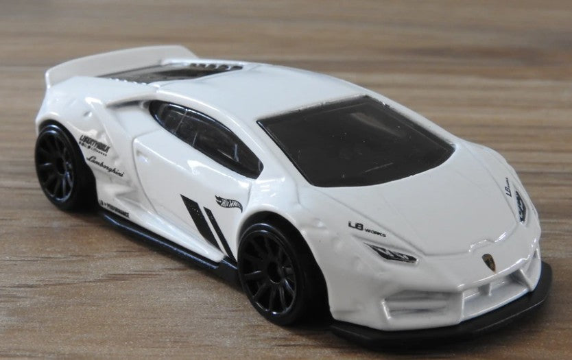Hot Wheels 2022 #172/250, LB-WORKS Lamborghini Huracán Coupé, NEW/LOOSE, gloss white
