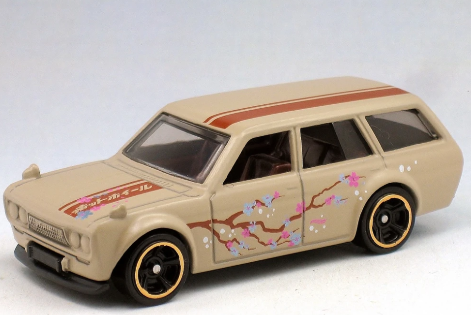 Hot Wheels 2021 Multipack Exclusive, '71 Datsun Bluebird 510 Wagon, NEW/LOOSE, beige