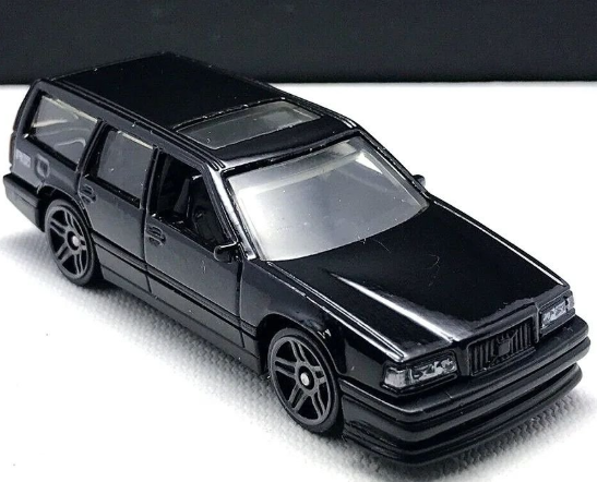 Hot Wheels 2022 #140/250, Volvo 850 Estate, NEW/LOOSE, stone black