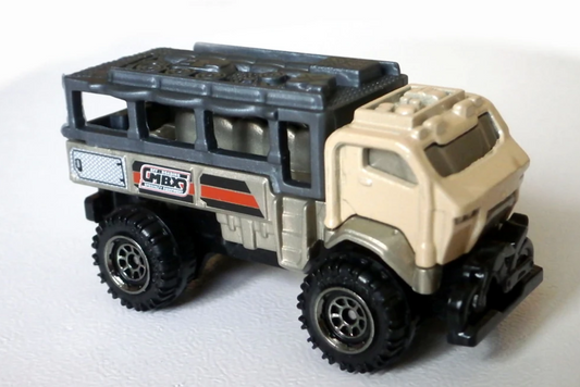 Matchbox 2017 #096/125, Travel Tracker, NEW/LOOSE, tan