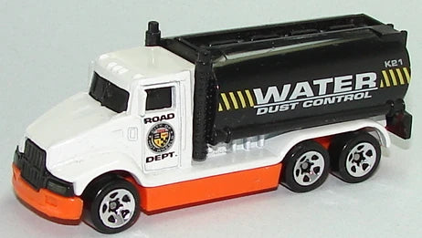 Hot Wheels 1997 #147, Tank Truck, NEW/LOOSE, white (black tank, 5SP)