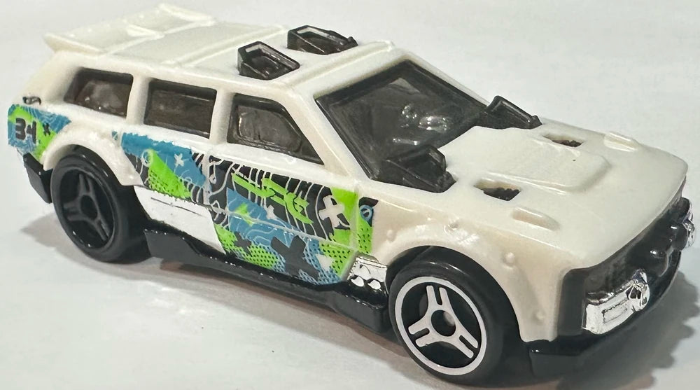 Hot Wheels 2025 #184/250, Track Dwagon, NEW/LOOSE, white