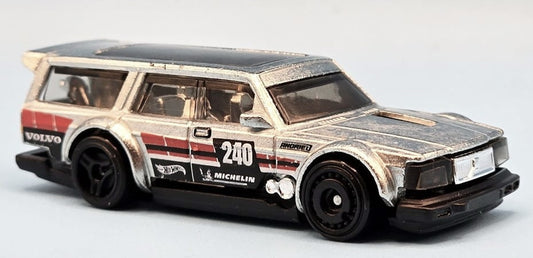 Hot Wheels 2025 #227/250 Volvo 240 Drift Wagon, RETAILER EXCLUSIVE, NEW/LOOSE, zamac