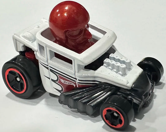 Hot Wheels 2025 #118/250 Skull Shaker, NEW/LOOSE, white