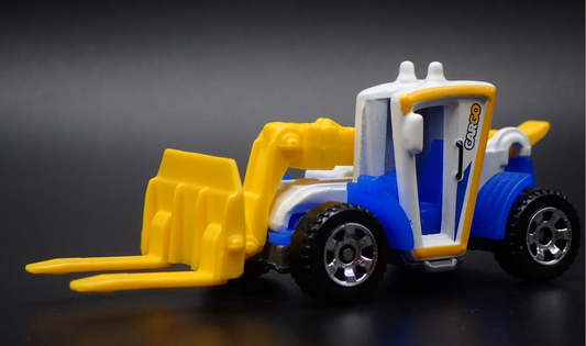 Matchbox 2025 #048/100, Load Lifter, NEW/LOOSE, white & yellow
