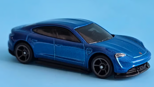 Hot Wheels 2026 #034/250 Porsche Taycan Turbo S, NEW/LOOSE, blue