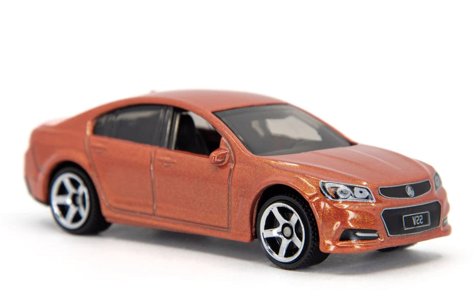 Matchbox 2024 #068/100 Holden VF Commodore SSV, NEW/LOOSE, orange
