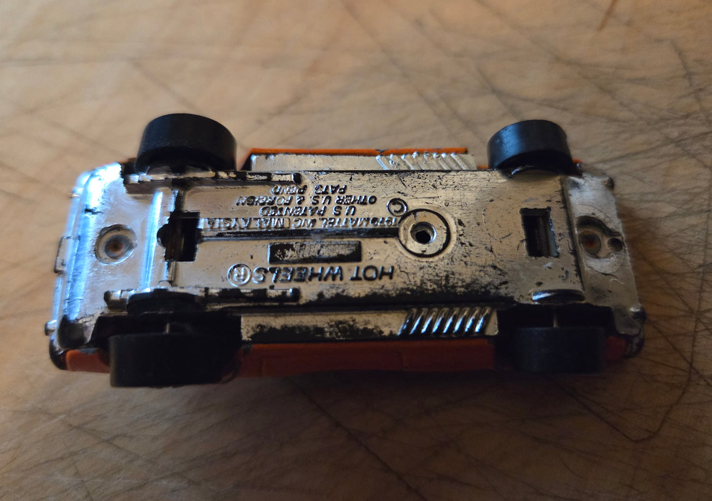 Hot Wheels 1983, Dixie Challenger, PREOWNED/LOOSE, orange (read description)