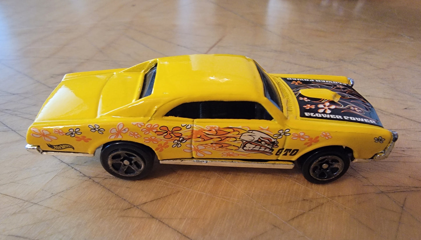 Hot Wheels 2001 #92 '67 Pontiac GTO, PREOWNED/LOOSE, yellow