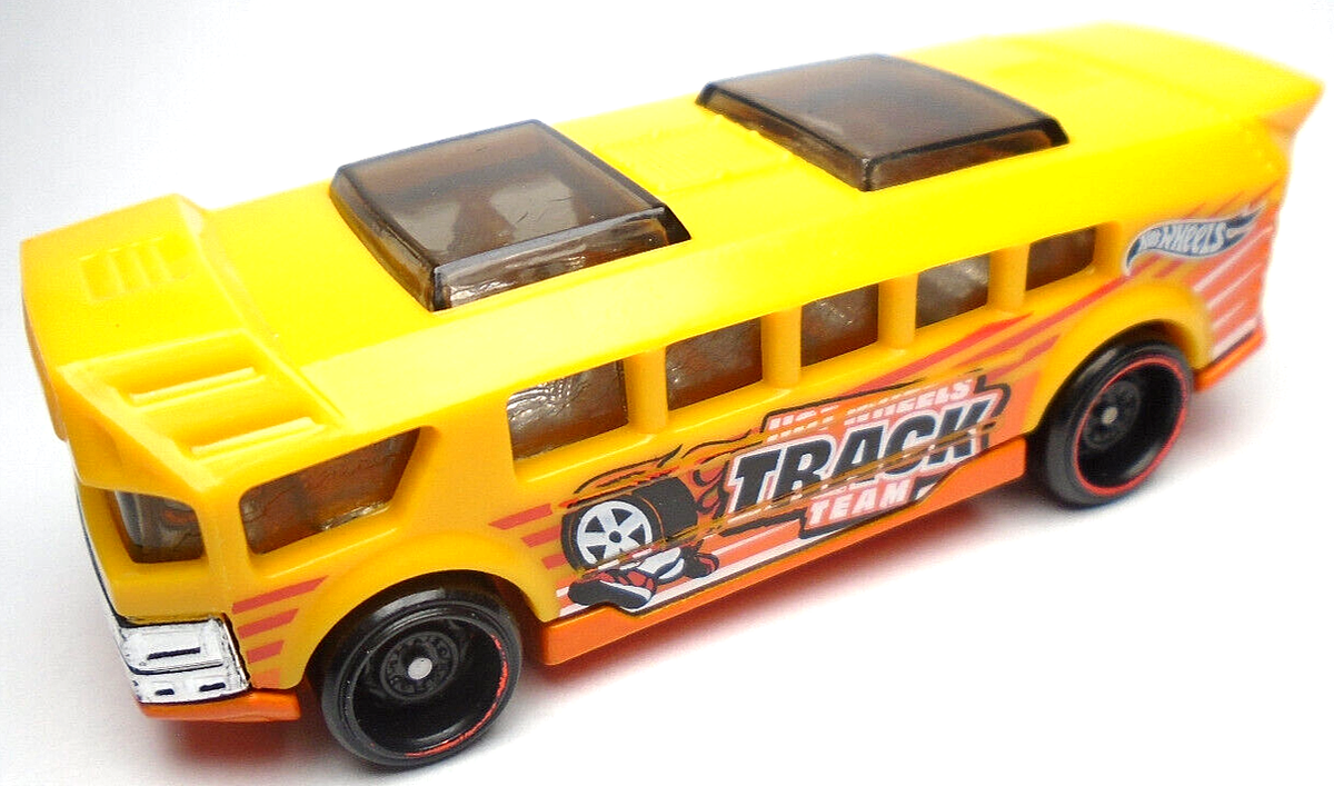 Hot Wheels 2023 #053/250 Hot Wheels High, NEW/LOOSE, yellow