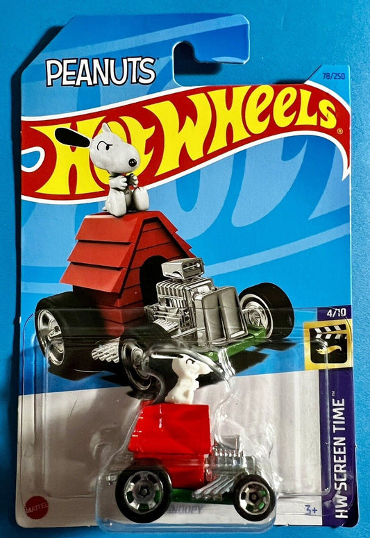 Hot Wheels 2023 #078/250 Snoopy, red