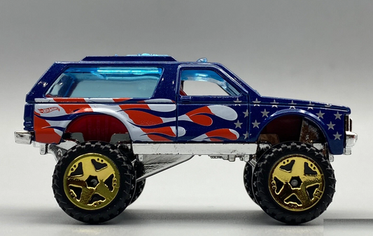 Hot Wheels 2020 Stars & Stripes 5/10, Chevy Blazer 4x4, NEW/LOOSE, gloss blue