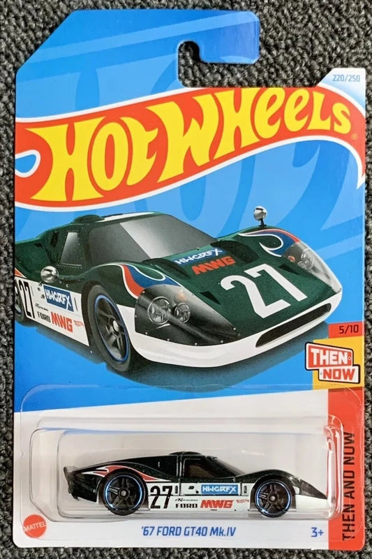 Hot Wheels 2024 #220/250 '67 Ford GT40 Mk.IV, dark green