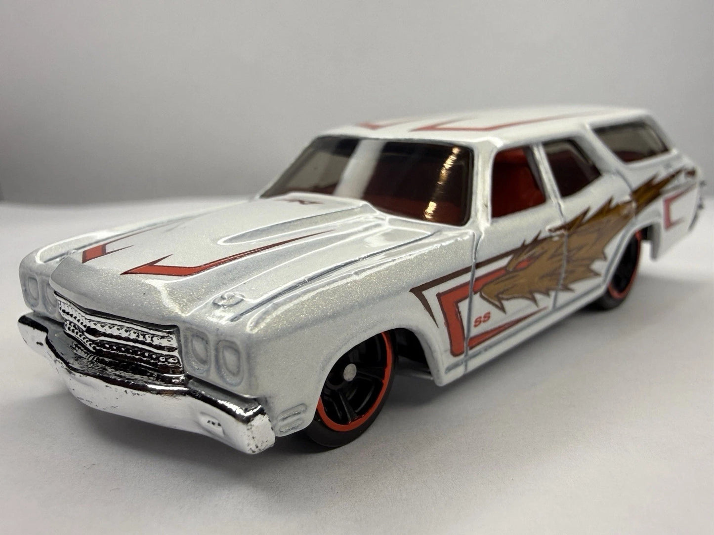 Hot Wheels 2026 #110/250 '70 Chevelle SS Wagon, NEW/LOOSE, glossy white