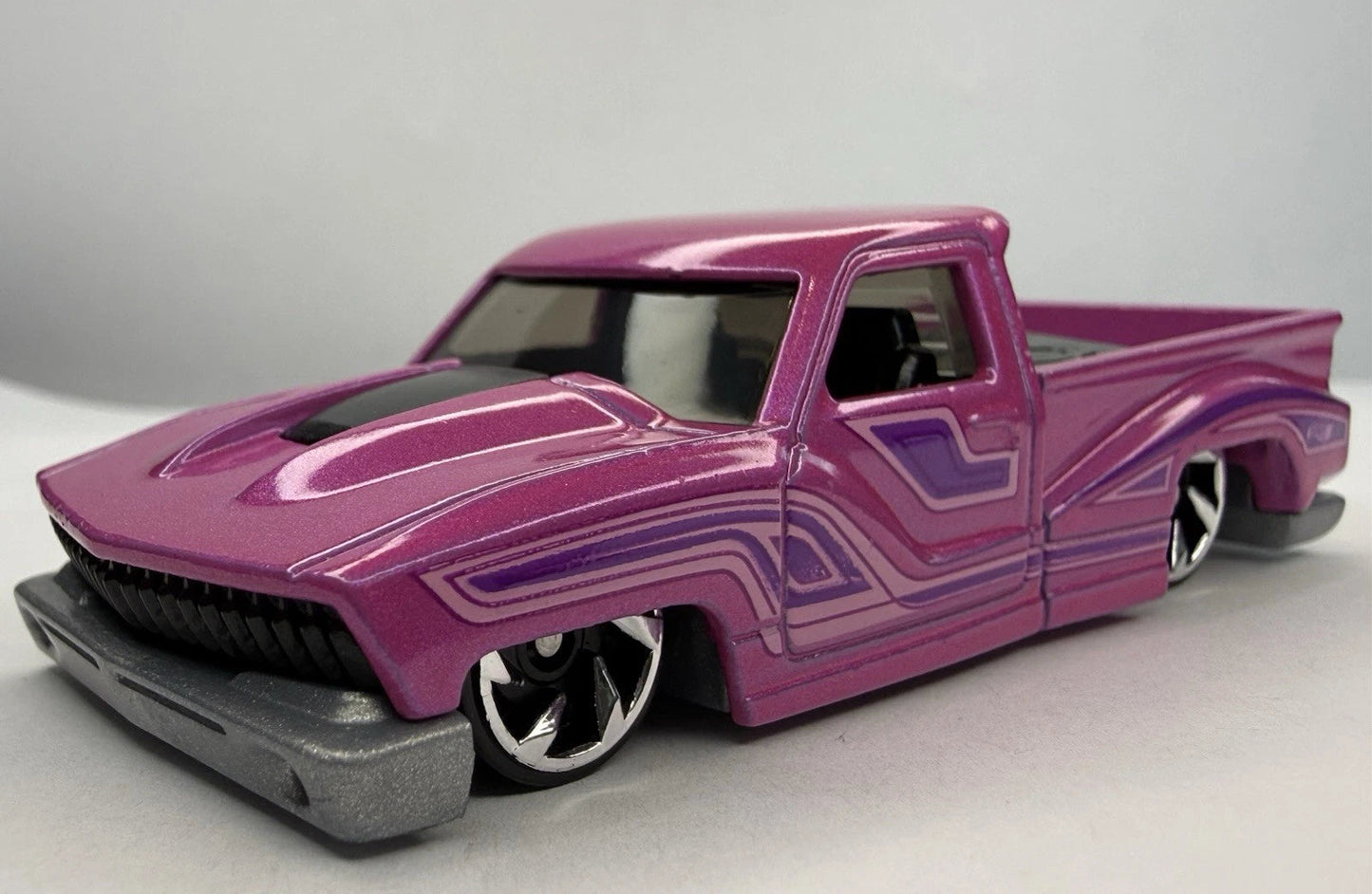 Hot Wheels 2026 #017/250, Bounce 'N Bass, NEW/LOOSE, pink