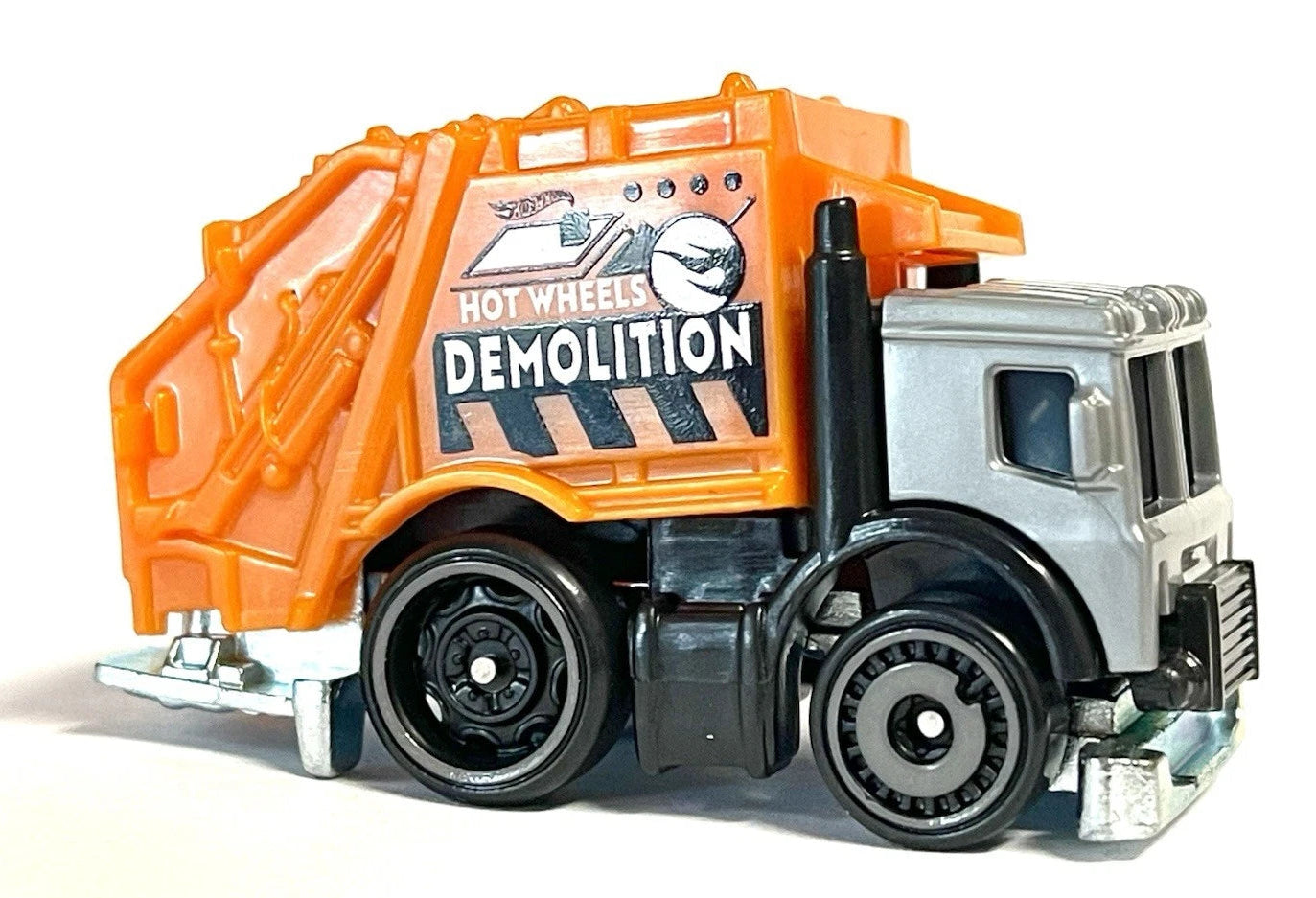 Hot Wheels 2026 #162/250 Total Disposal, TREASURE HUNT, NEW/LOOSE, grey