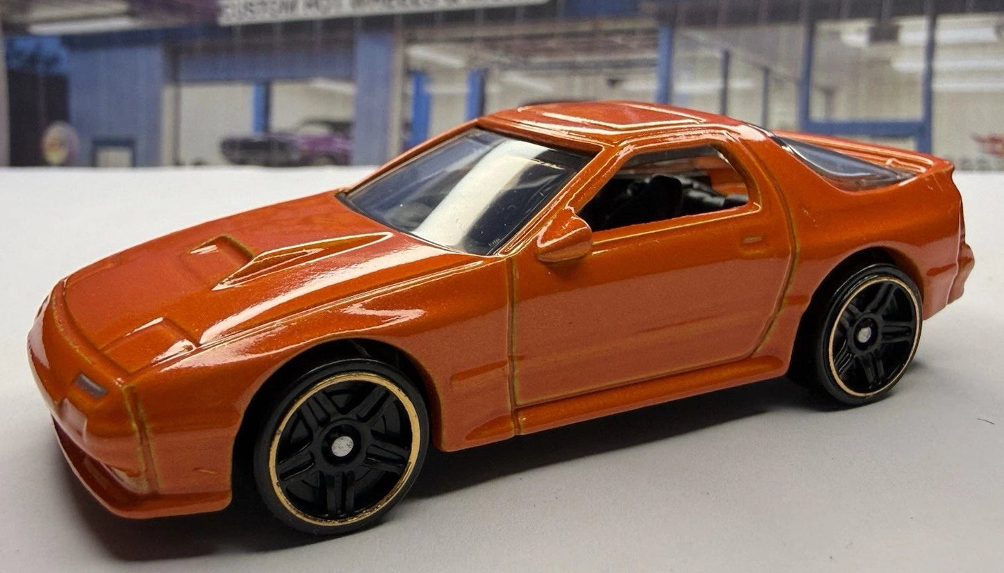 Hot Wheels 2026 #112/250, '89 Mazda Savanna RX-7 FC3S, NEW/LOOSE, orange