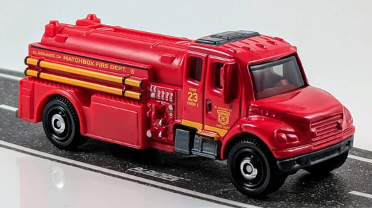 Matchbox 2024 #076/100, Freightliner M2, NEW/LOOSE, red