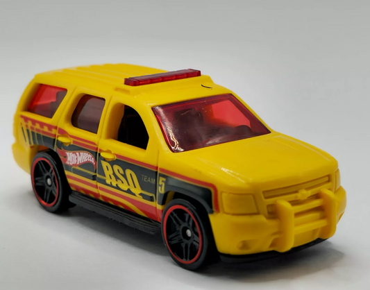 Hot Wheels 2024 #057/250 '07 Chevy Tahoe, NEW/LOOSE, yellow