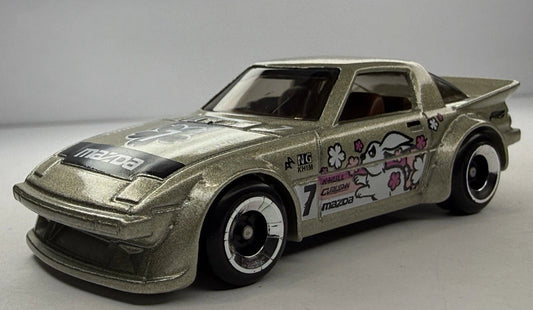 Hot Wheels 2026 #061/250, Mazda RX-7, NEW/LOOSE, metalflake champagne