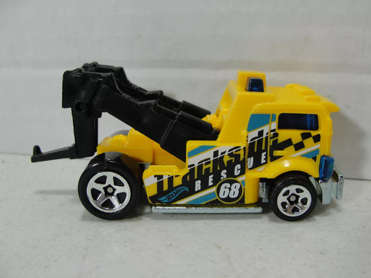 Hot Wheels 2023 #247/250 Heavy Hitcher, NEW/LOOSE, yellow