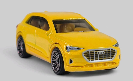 Matchbox 2025 #098/125 Audi e-Tron, NEW/LOOSE, yellow