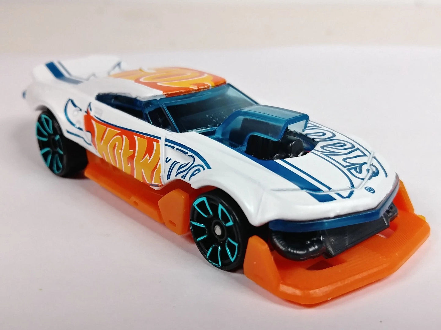 Hot Wheels 2024 #010/250 Mod Speeder, NEW/LOOSE, white