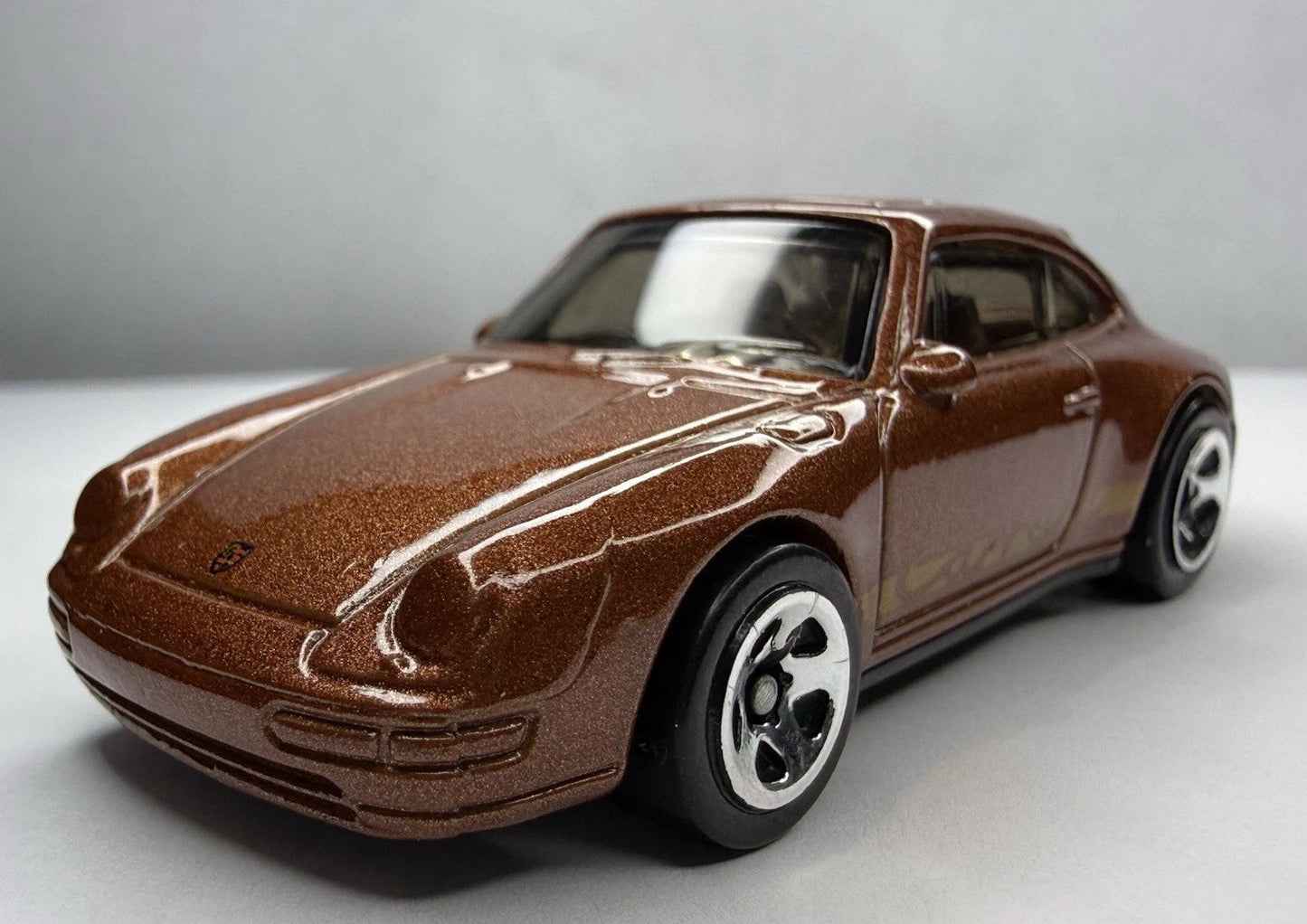 Hot Wheels 2026 #098/250, '96 Porsche Carrera, NEW/LOOSE, metallic root beer