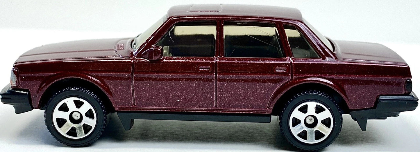 Matchbox 2024 #088/100 1986 Volvo 240, burgundy