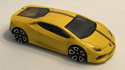 Hot Wheels 2022 World Class Racers 2/5 Lamborghini Huracán LP 610-4, yellow