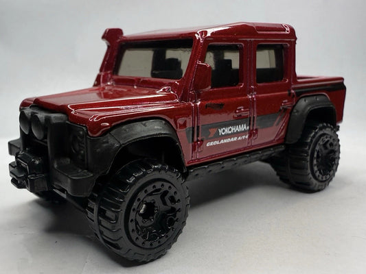 Hot Wheels 2025 #179/250 '15 Land Rover Defender Double Cab, NEW/LOOSE, maroon