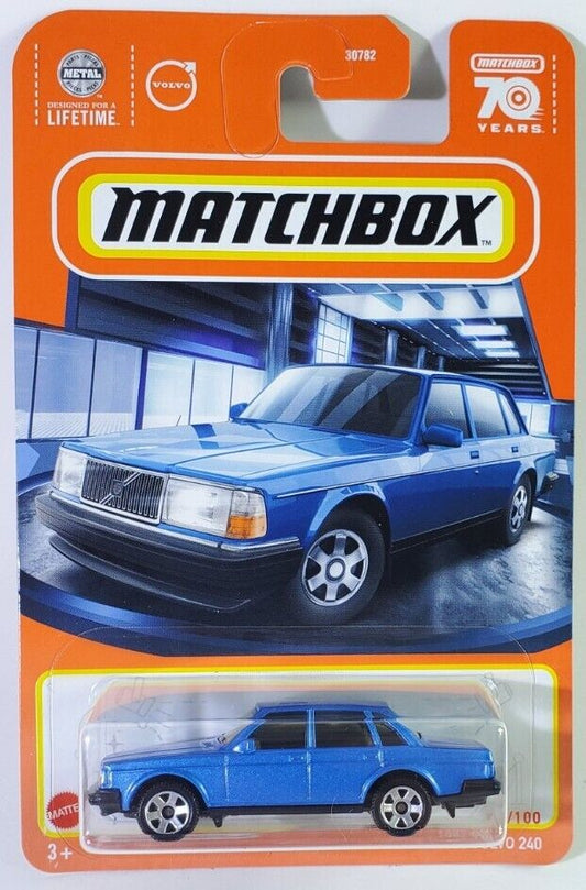 Matchbox 2023 #099/100 1986 Volvo 240, metalflake blue