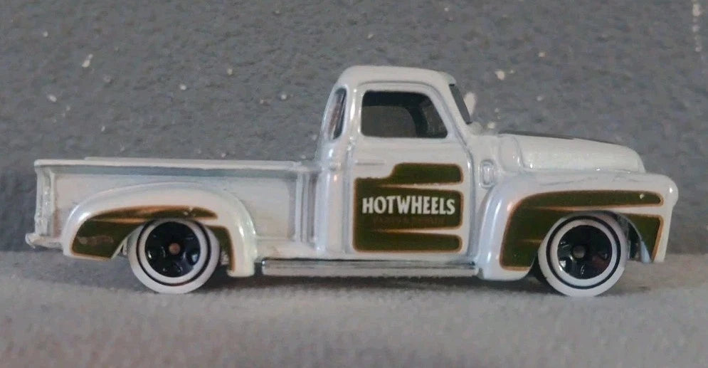 Hot Wheels 2024 #139/250 '52 Chevy, NEW/LOOSE, white