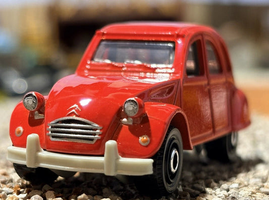 Matchbox 2026 #016/125, 1970 Citroen 2CV, NEW/LOOSE, red