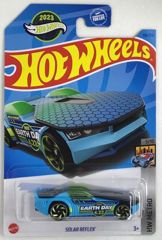 Hot Wheels 2023 #136/250 Solar Reflex, light blue