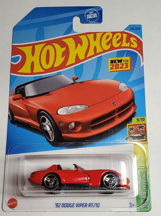 Hot Wheels 2023 #236/250 '92 Dodge Viper RT/10, viper red