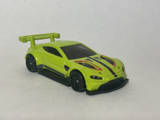 Hot Wheels 2022 #238/250 Aston Martin Vantage GTE, NEW/LOOSE, green